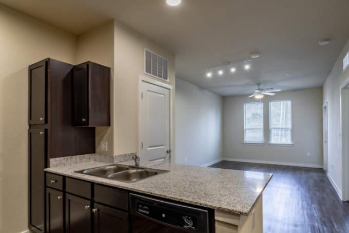 323 W Mitchell St, #114 – photo 1