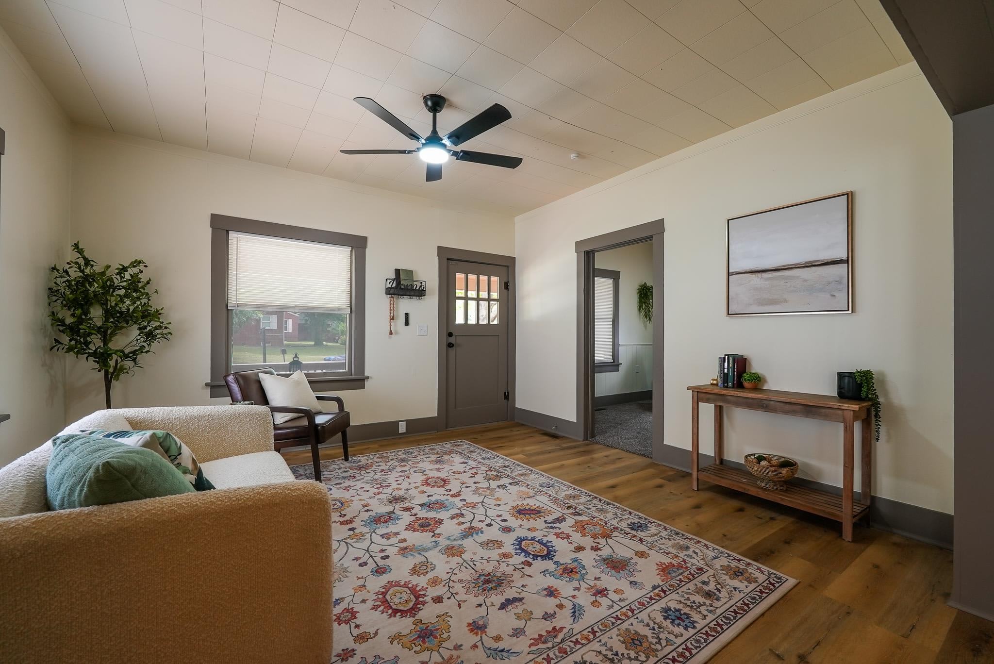 1126 West 1st Avenue – photo 4