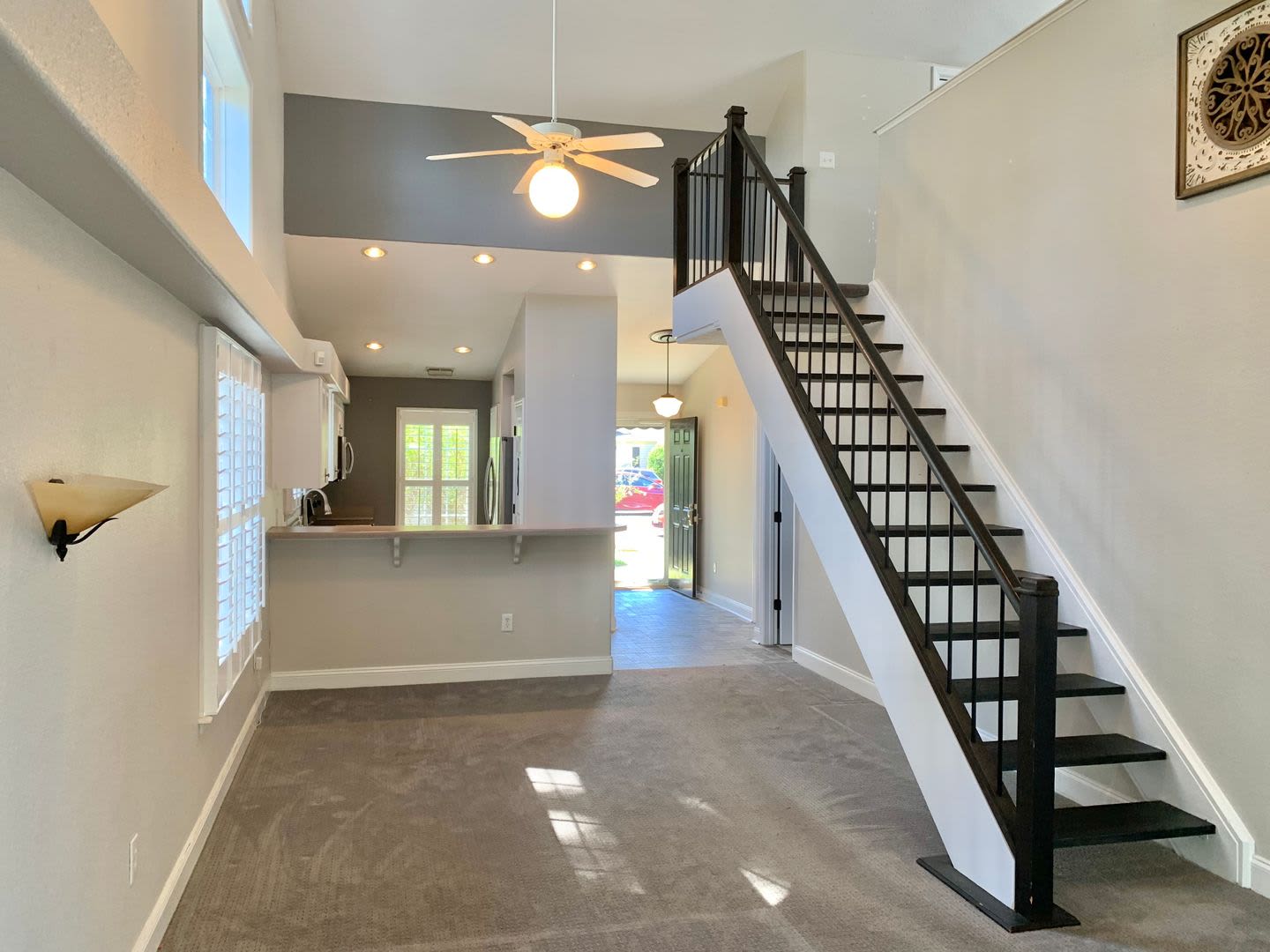 3bdrm/2ba + Single Family Home Heart of New Bern! Fenced Yard! – photo 2