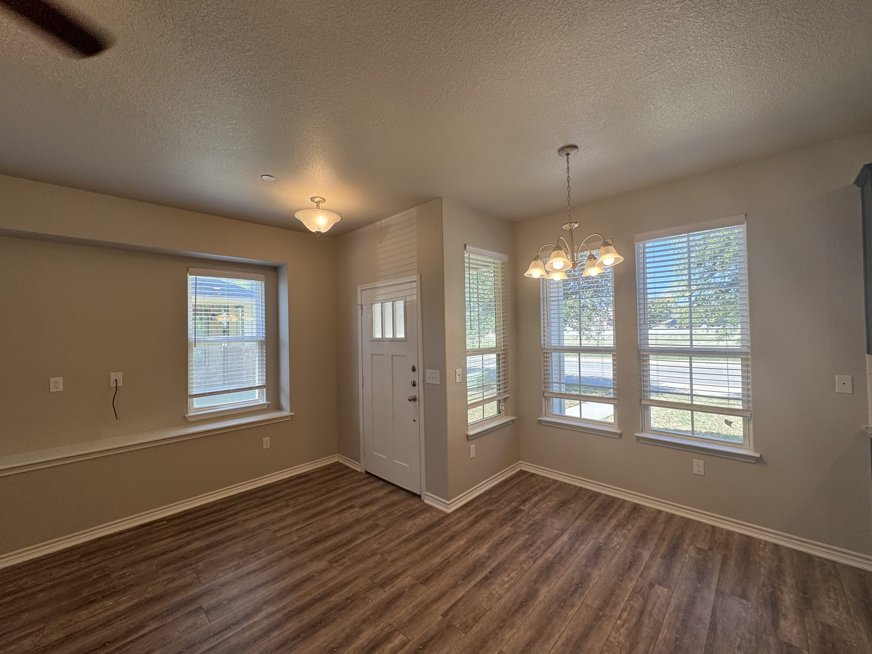 720 Westfield Boulevard – photo 2