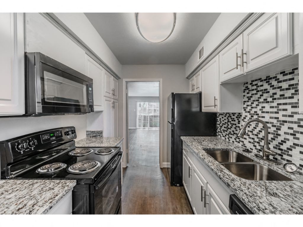 Shenandoah Apartments – photo 1