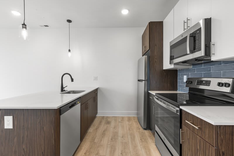 943 Washington Avenue – photo 2