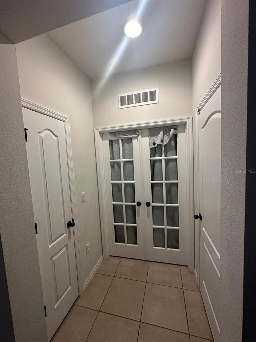 1382 RILEY Circle – photo 3