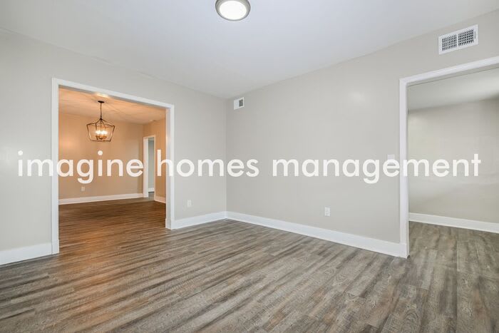 2207 Imperial Street – photo 3