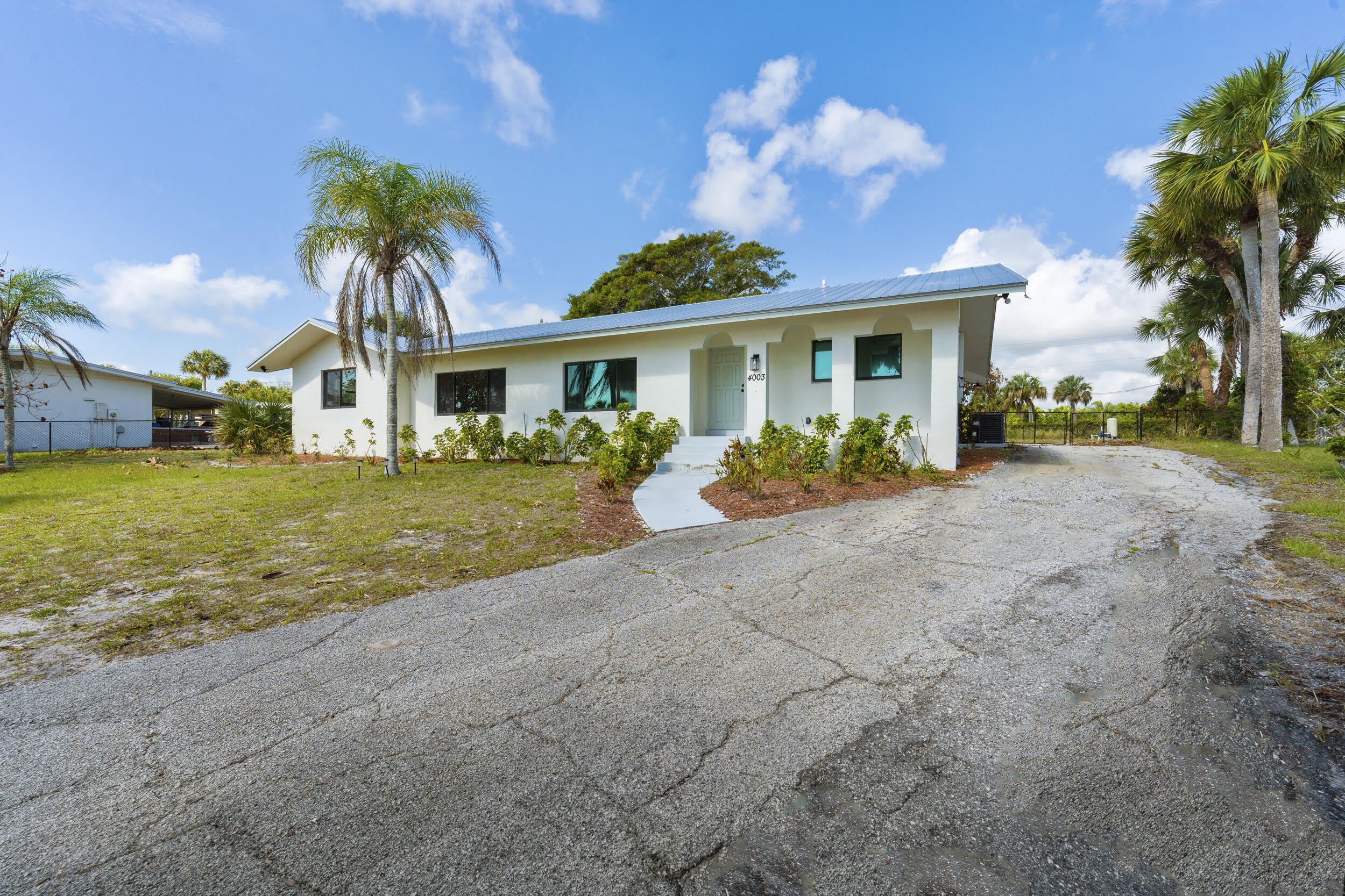 4003 S Indian River Drive – photo 3