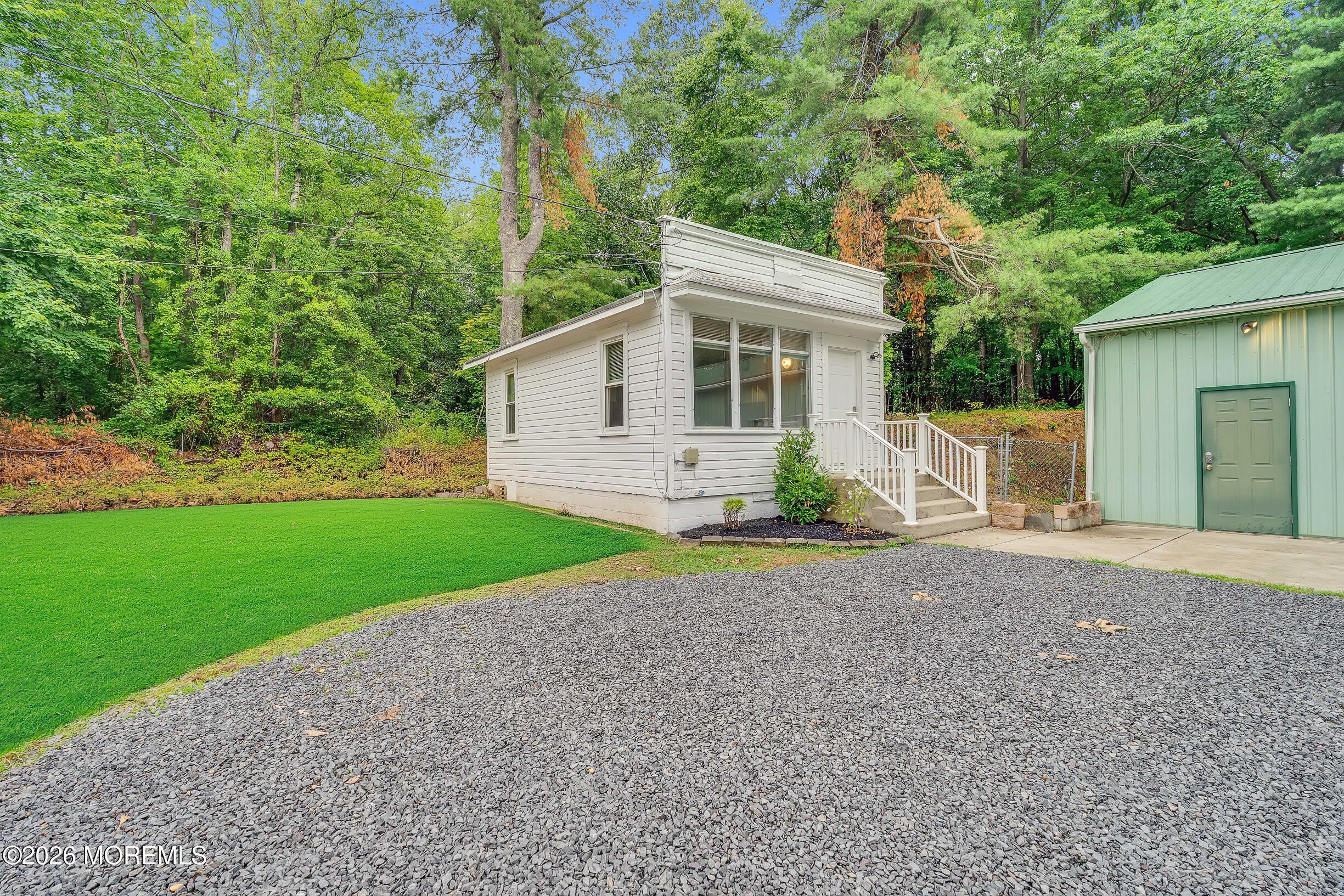 302 Schoolhouse Road – photo 2