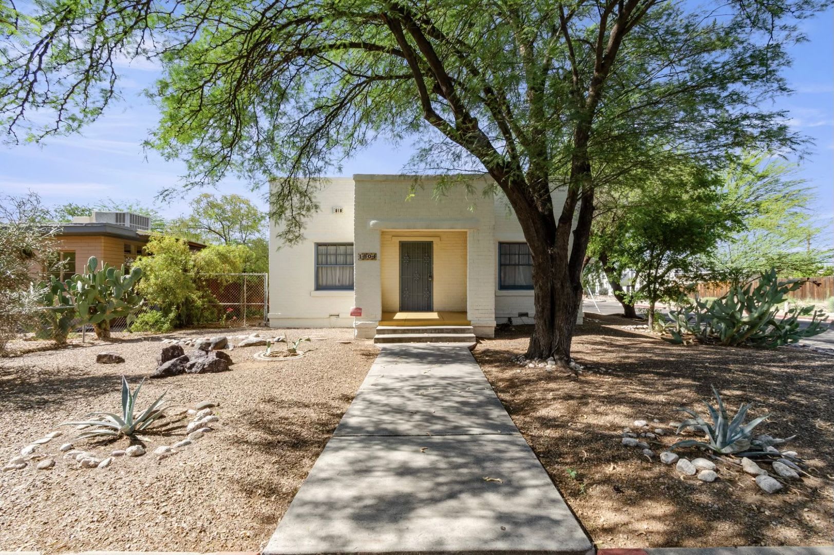 3 Bed 2 Bath Home Perfect For U Of A Students Faculty And Staff – photo 1