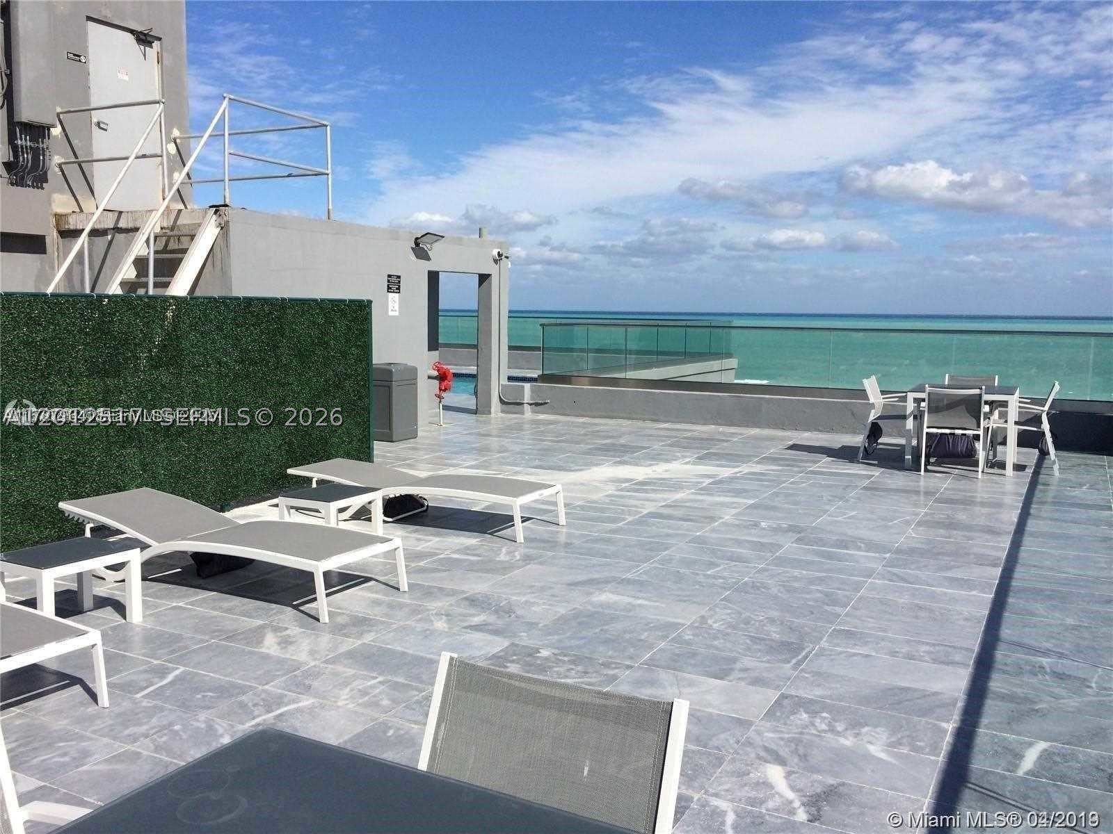 1255 Collins Ave – photo 2