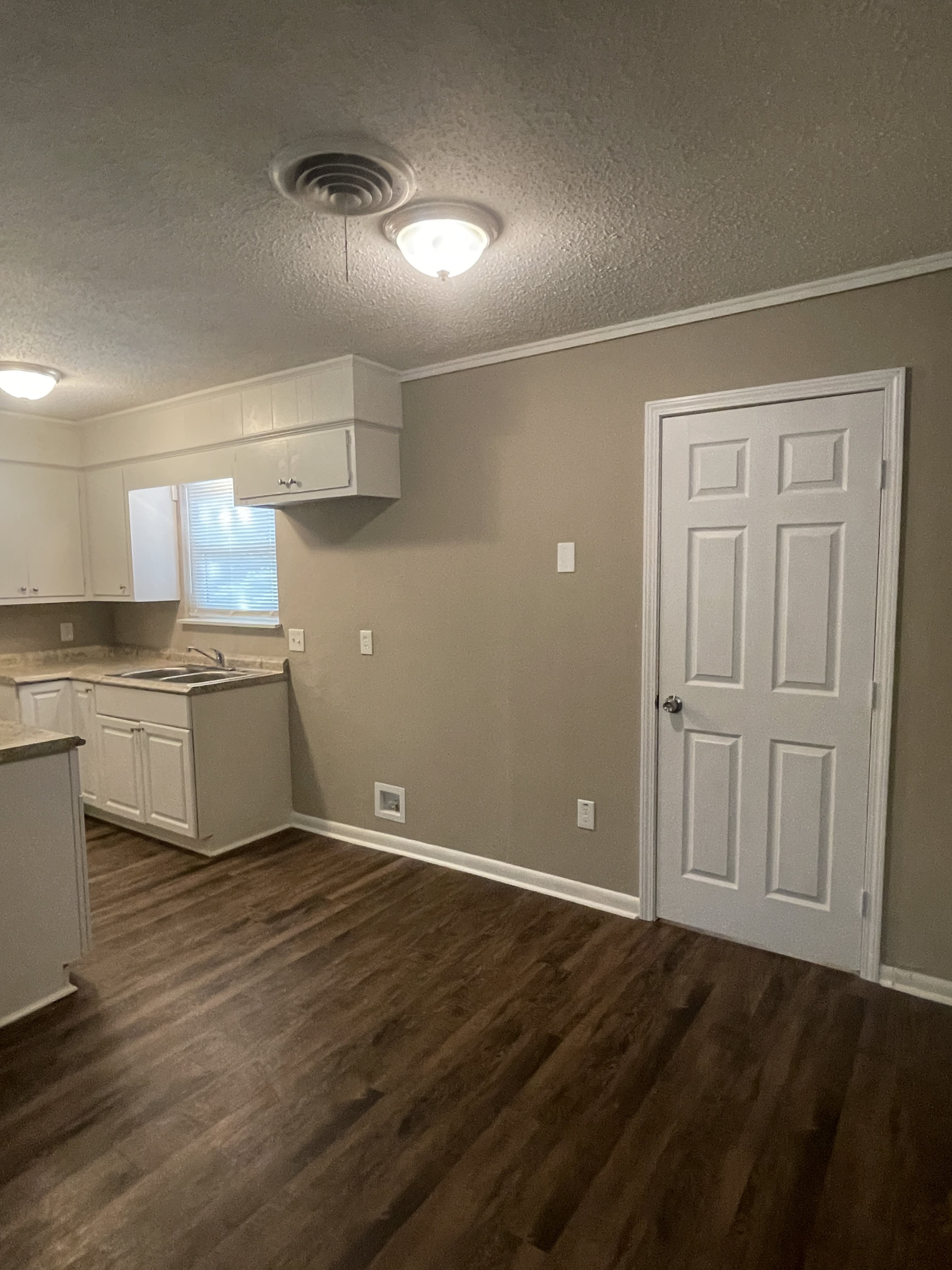 9114 Malabri Dr – photo 5