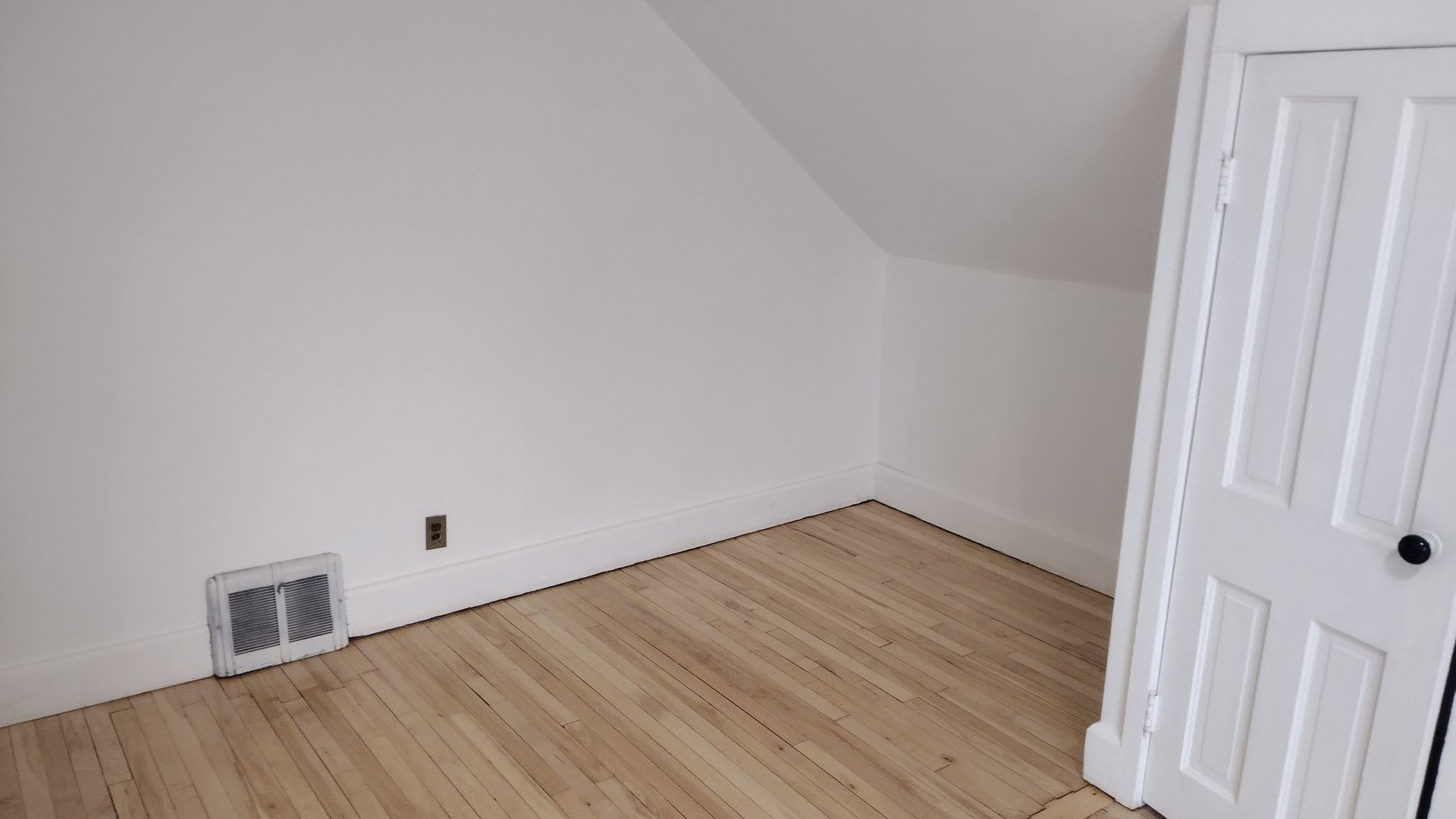 3 Bed, 1 Bath Single Family Home – photo 5