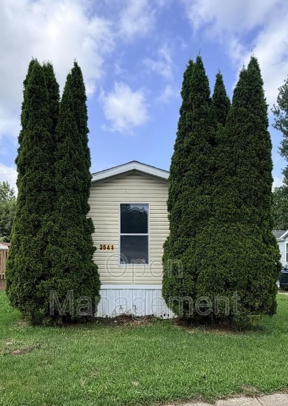 2541 HORN AVE – photo 1