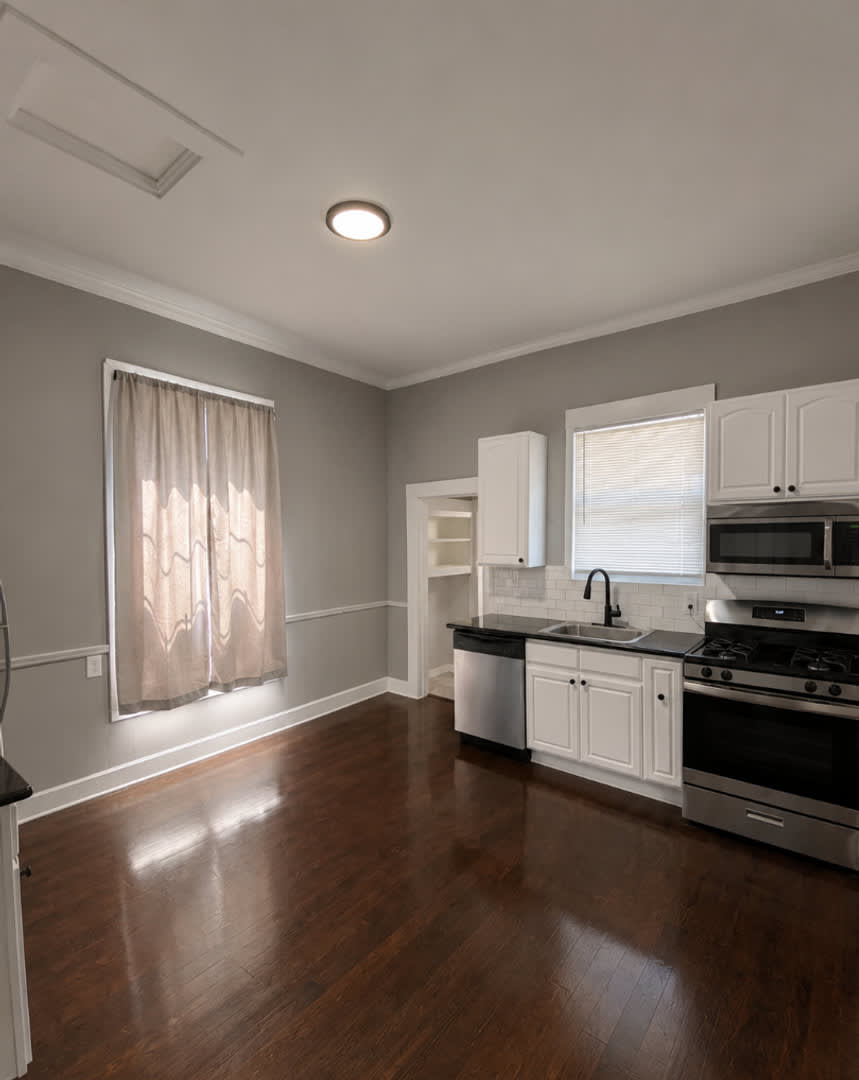 1/2 Off First Month's Rent, 3Bdrm, 1bath – photo 2