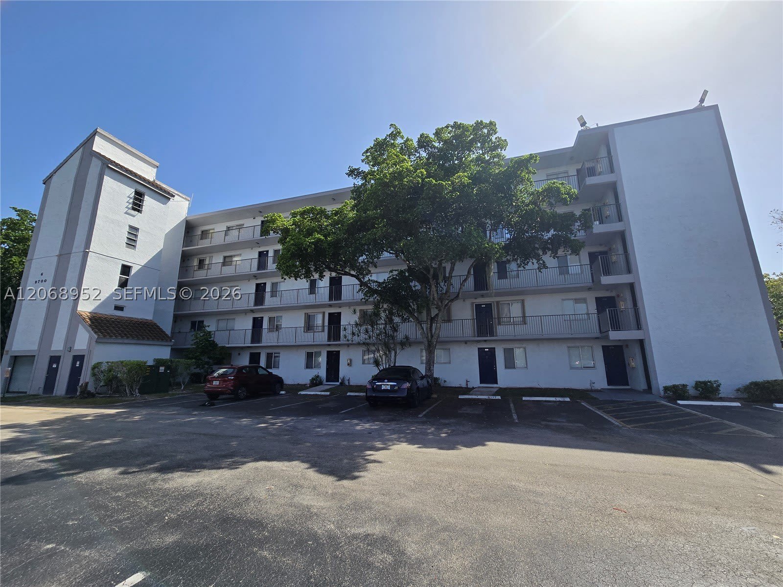 8700 N Sherman Cir – photo 1