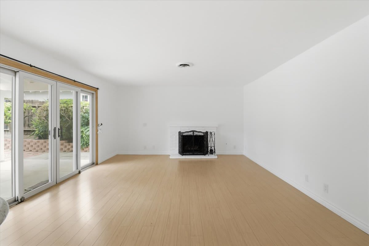 577 Houston Drive – photo 4