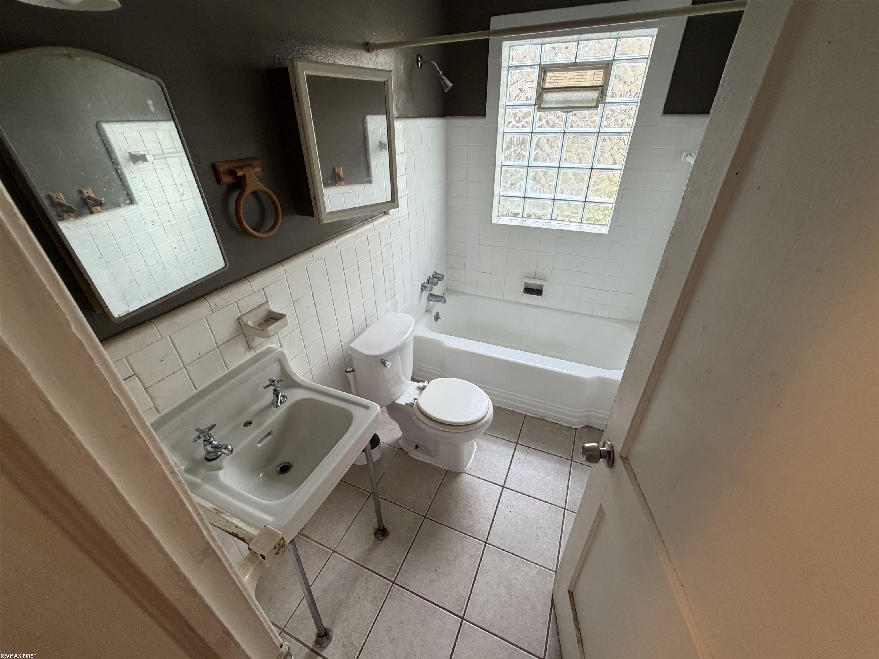 23104 Brittany Avenue – photo 5