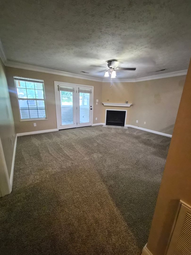 West Knoxville 37934 Pet Friendly 3 Bedroom 2 5 Bath With A Sunroom And 1 Car Garage – photo 2