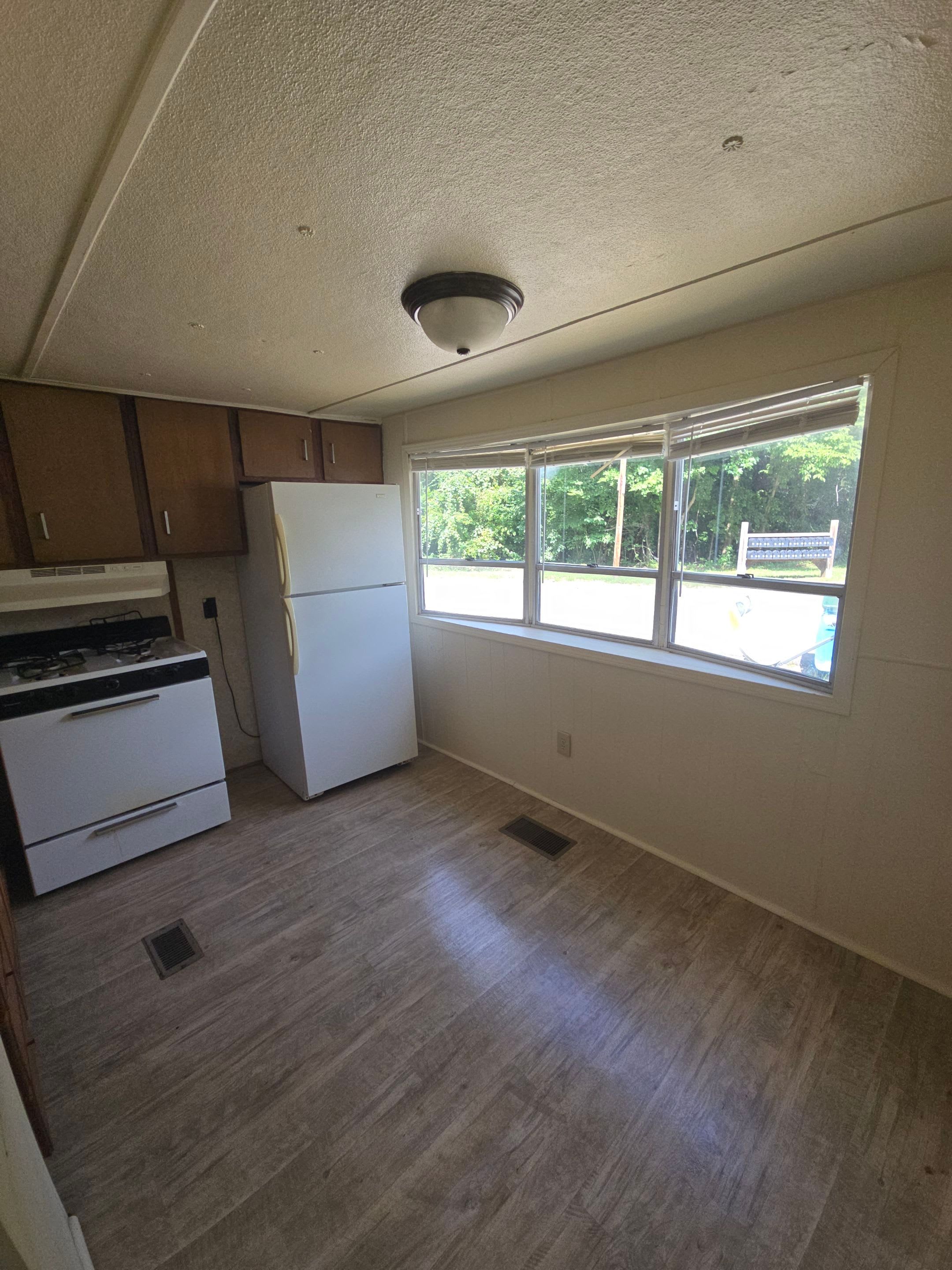 93 Oakwood Circle, Lot 8 – photo 3