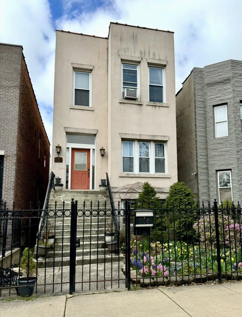 738 S Oakley Boulevard – photo 1