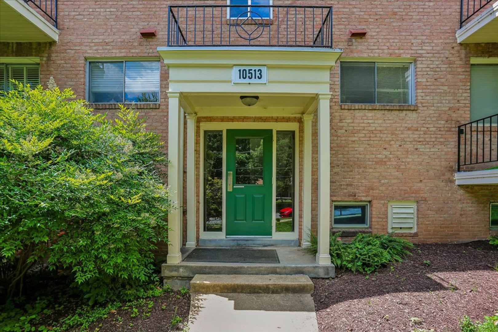 FURNISHED 3BR Bethesda Condo – photo 3