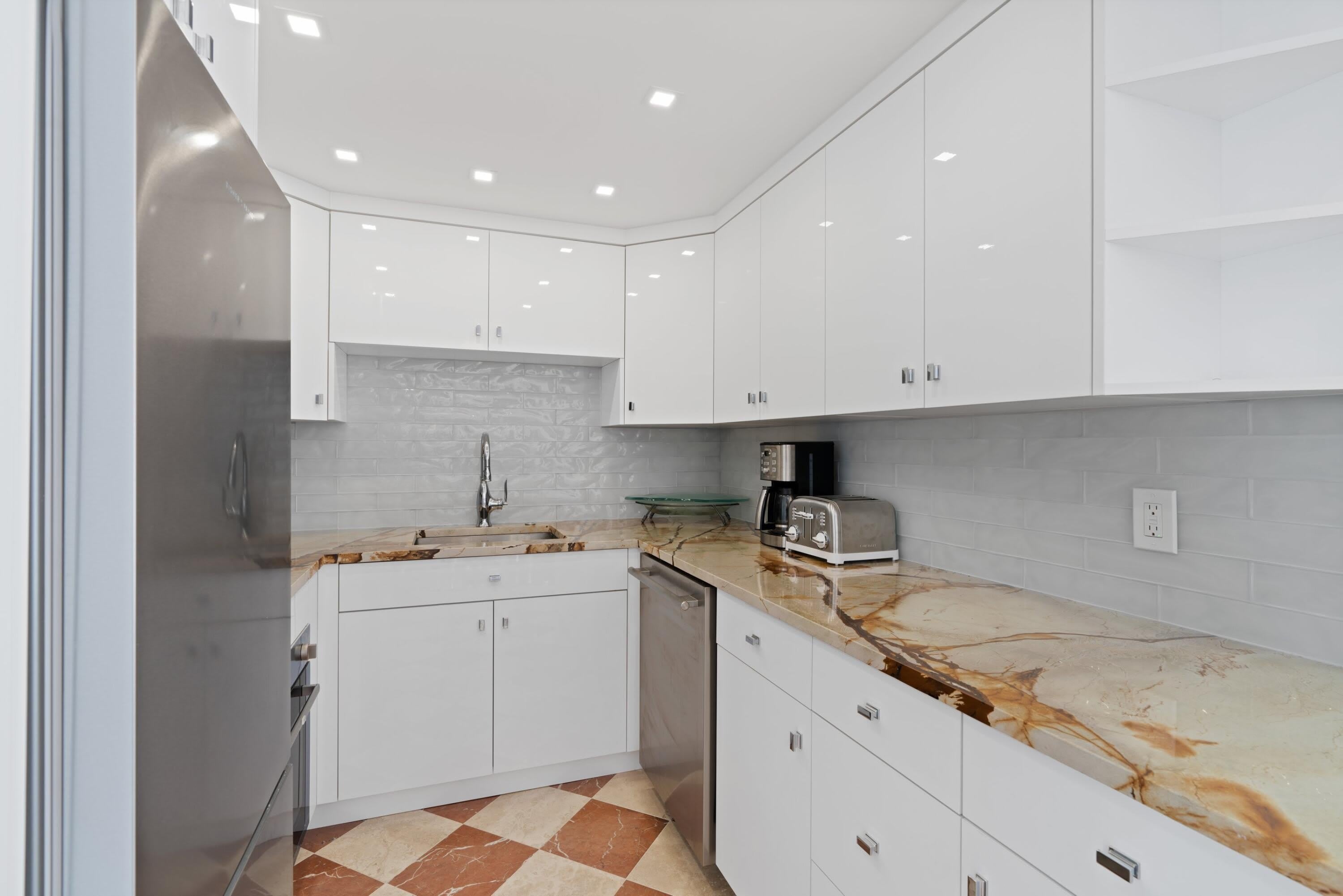 401 Peruvian Avenue – photo 4