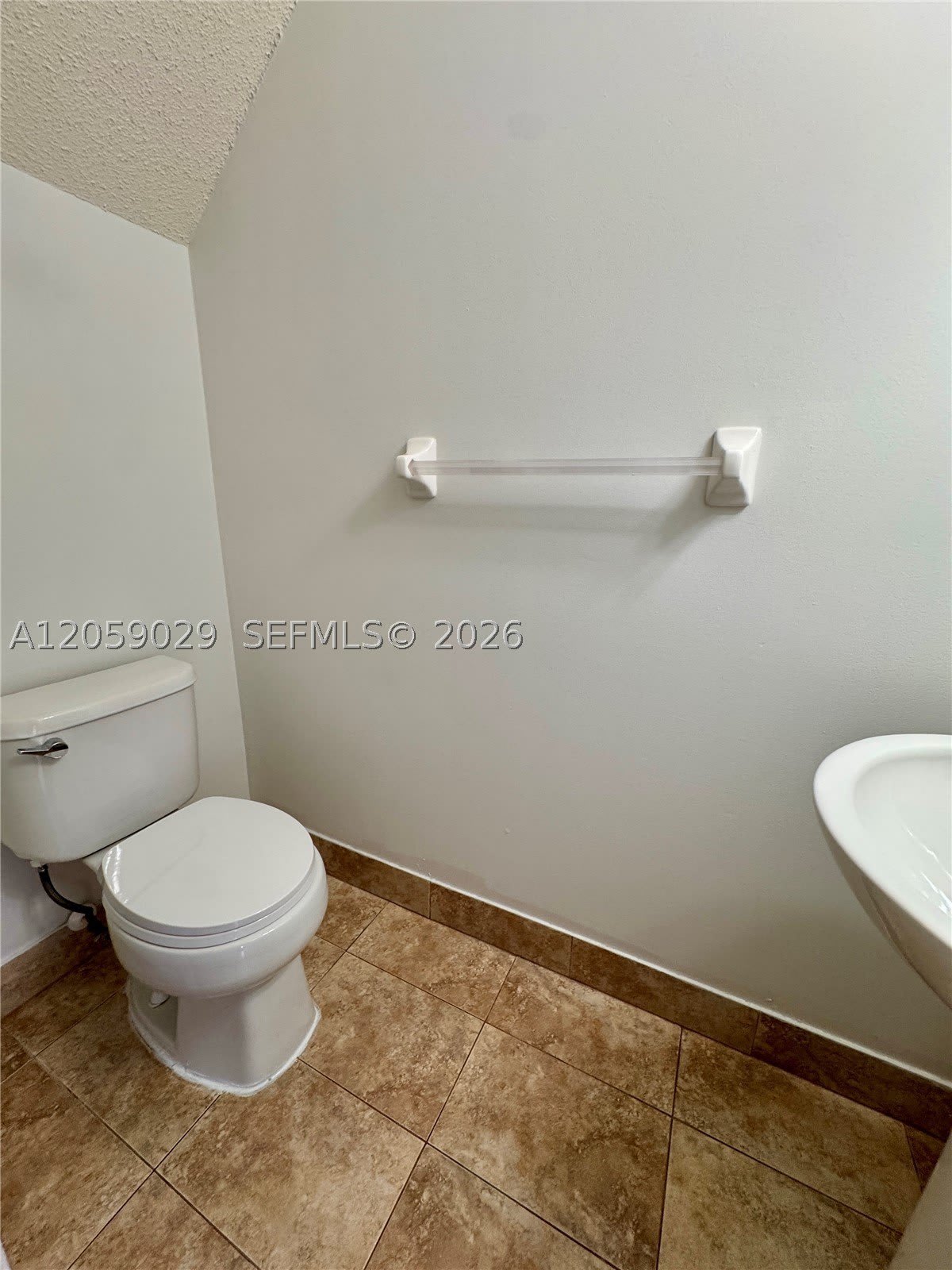 16743 Hemingway Dr – photo 4