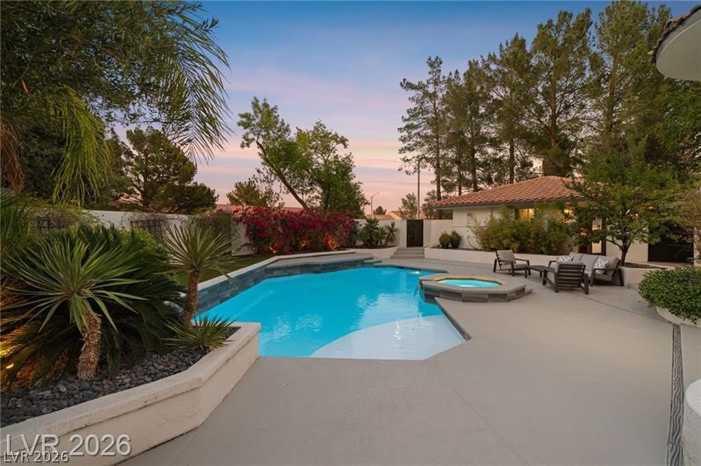 2233 Versailles Court – photo 4