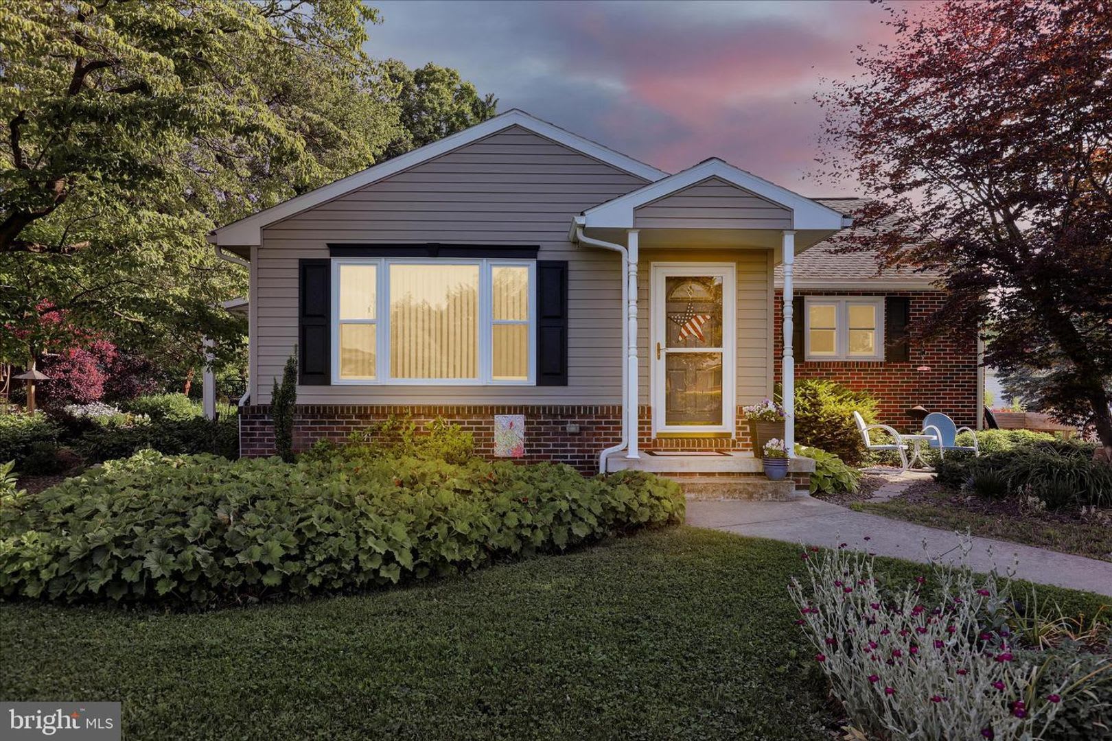 Charming 3-Bed, 2-Bath Home in Wernersville – photo 2