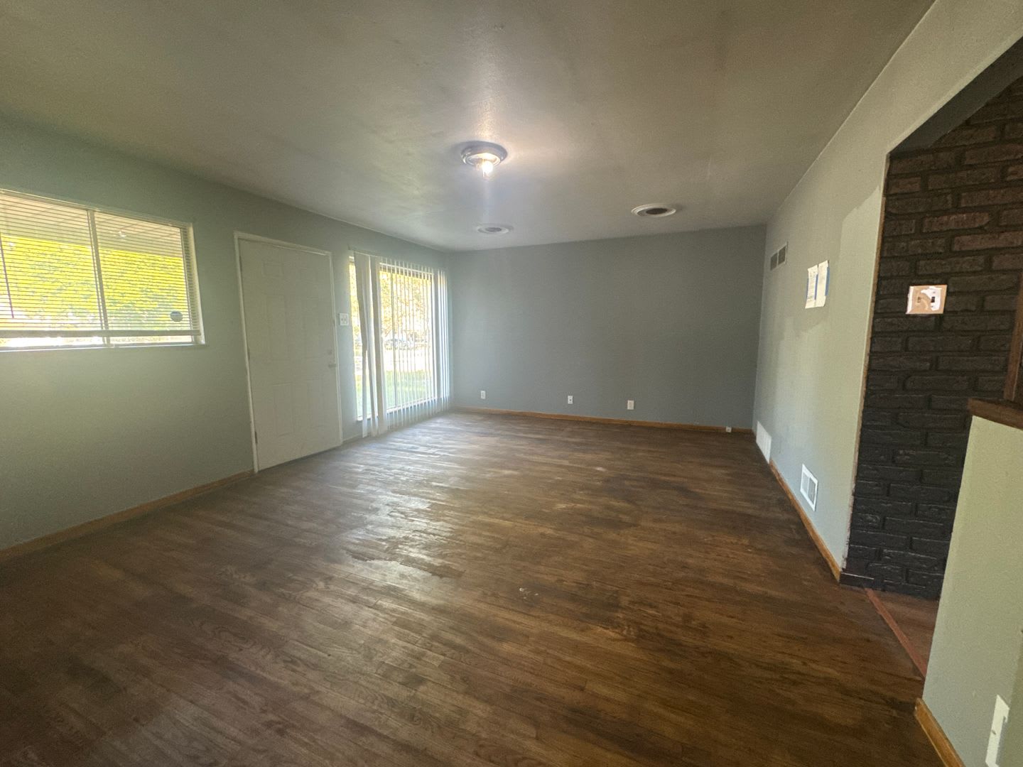 3 Bedroom, 1 Bath House on Cul De Sac! – photo 2