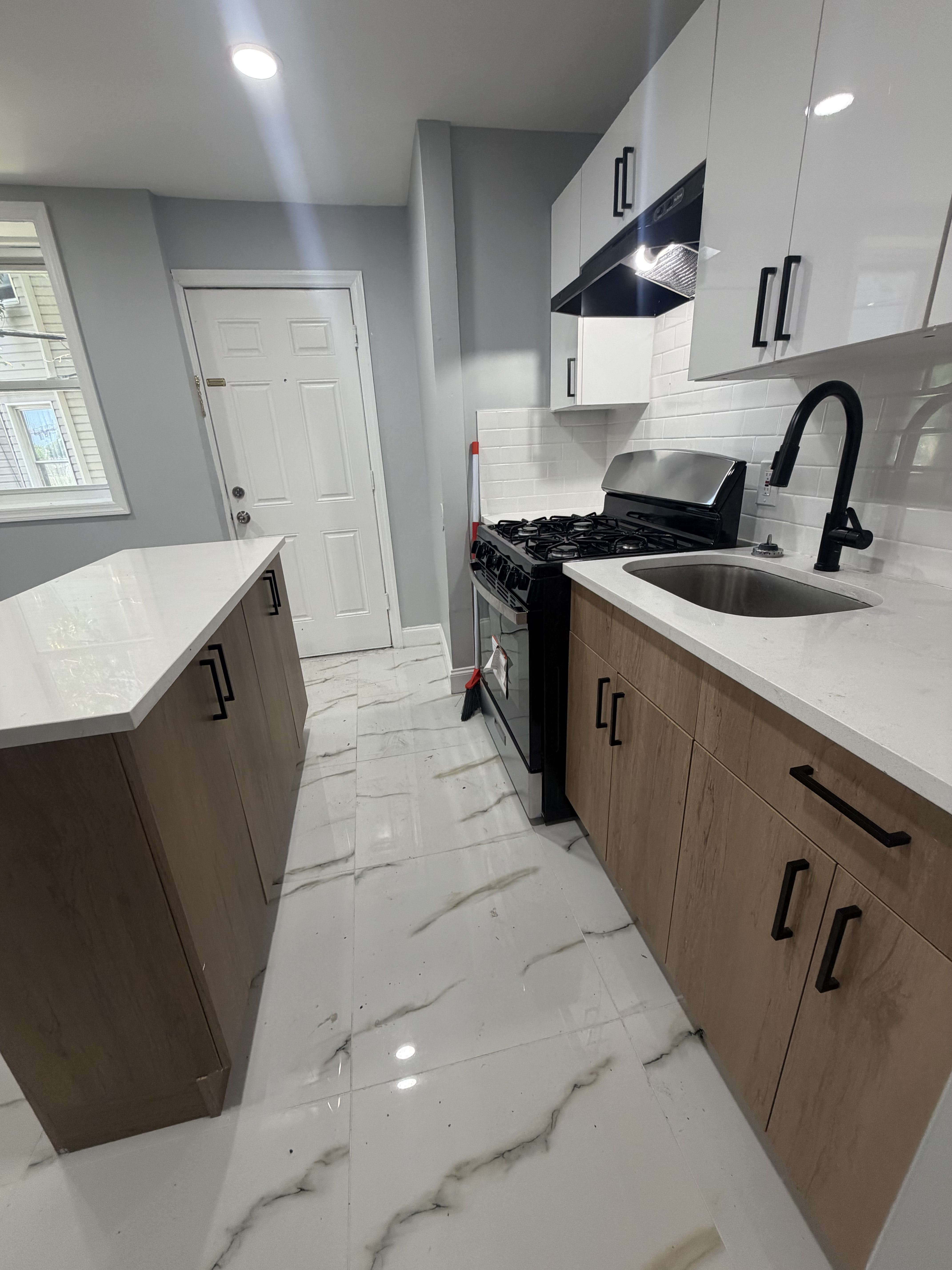 96 Eaton Pl – photo 2