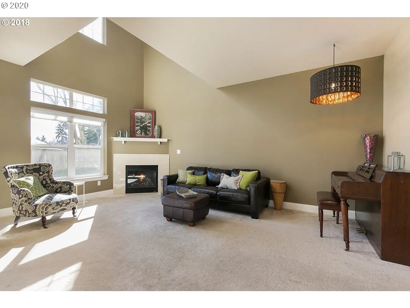 Bright & Spacious 2BR + Loft – photo 3