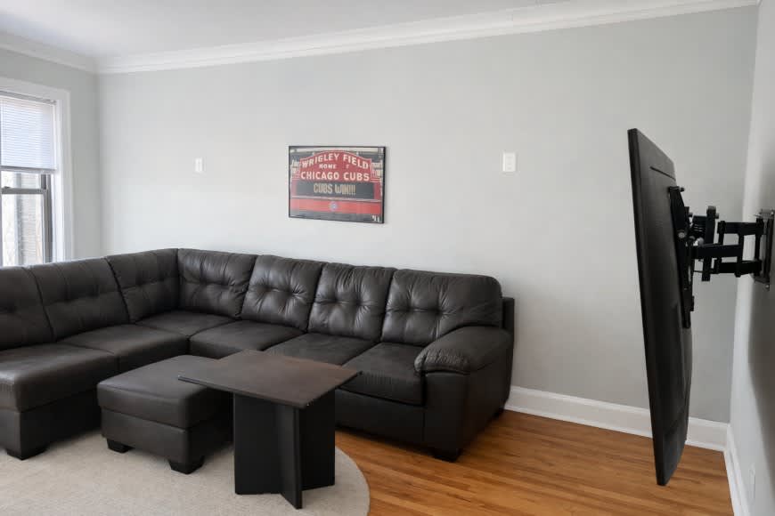 3610 North Claremont – photo 2