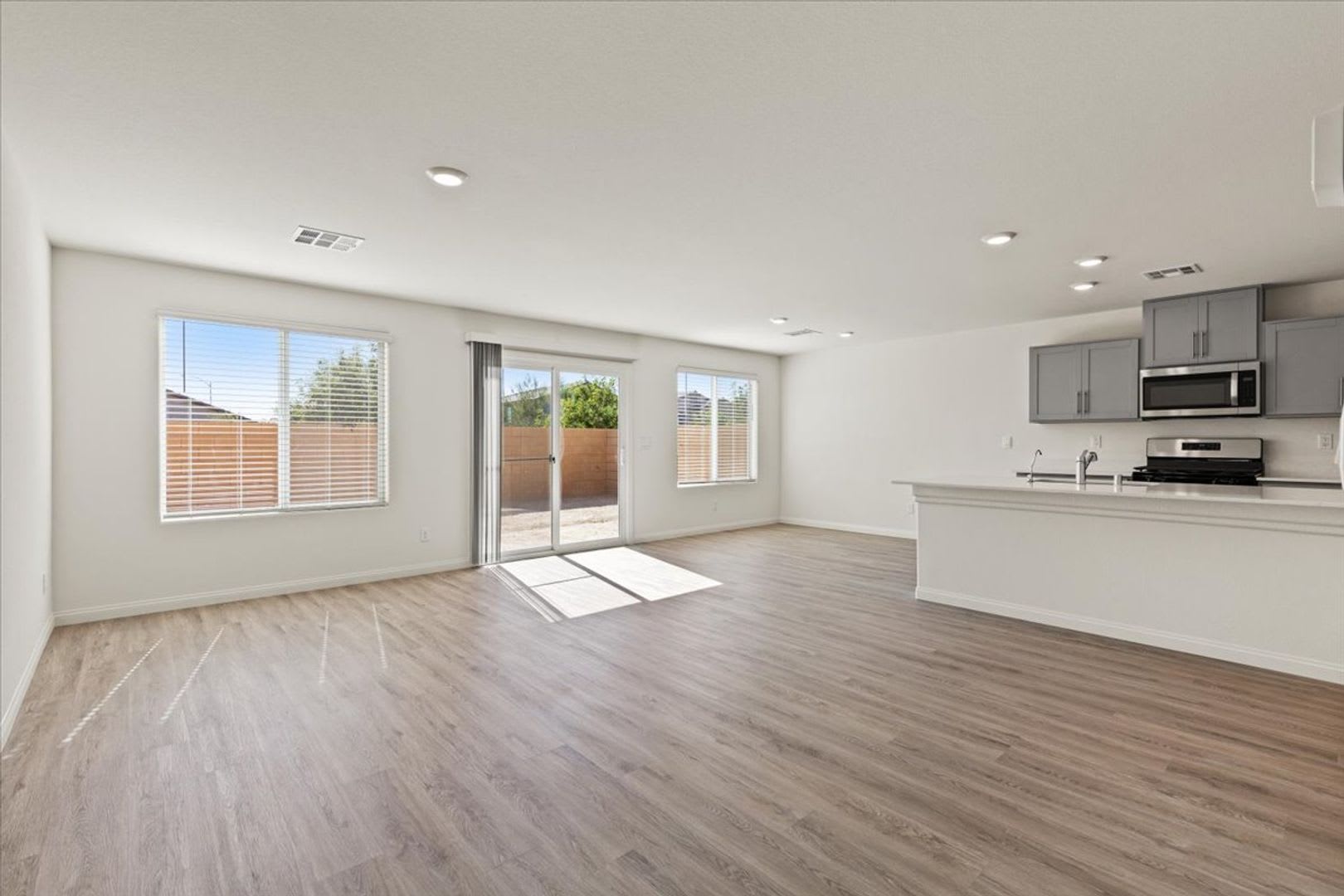 Modern 4-Bedroom Home with Turf Backyard in Gated Community – photo 5