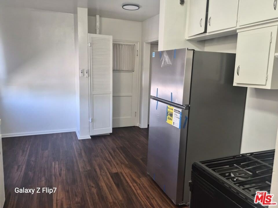 4424 S Victoria Ave – photo 5