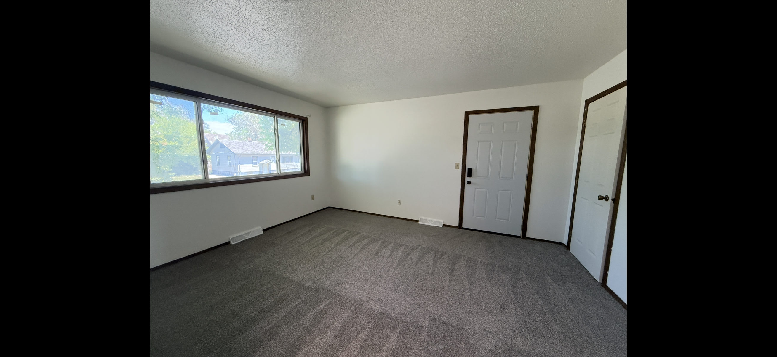 616 8th Avenue Northeast – photo 3