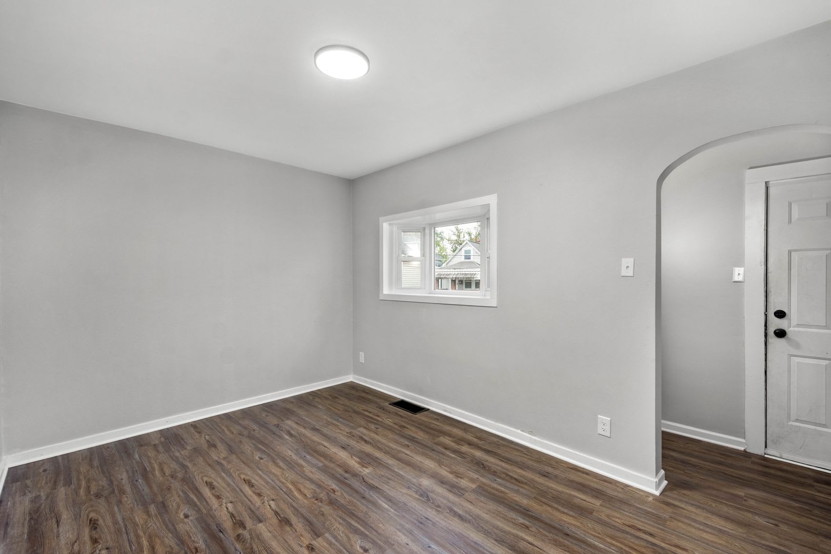 Beautiful 3 bedroom home in Munhall available November 1! – photo 3