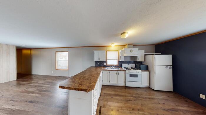 124 Delta Avenue – photo 3