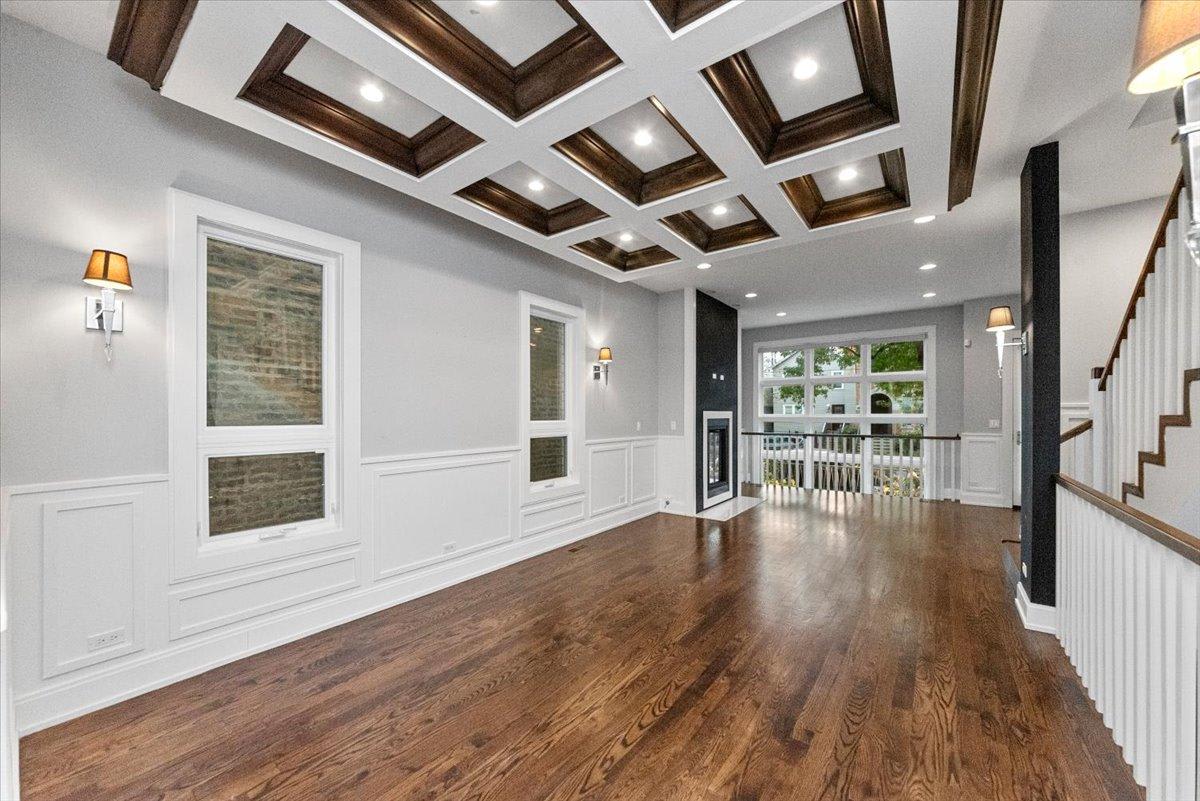 1838 W Erie St – photo 2