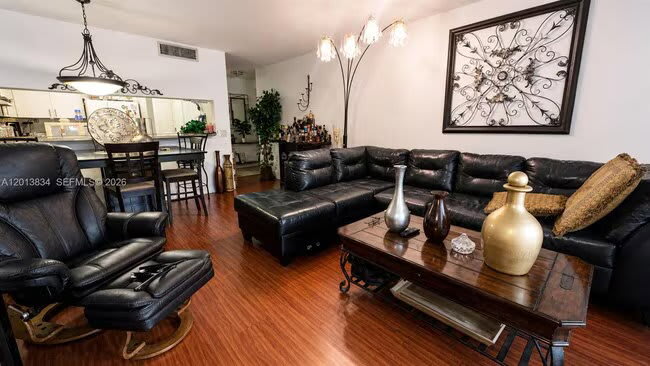 460 South Park Road – photo 2