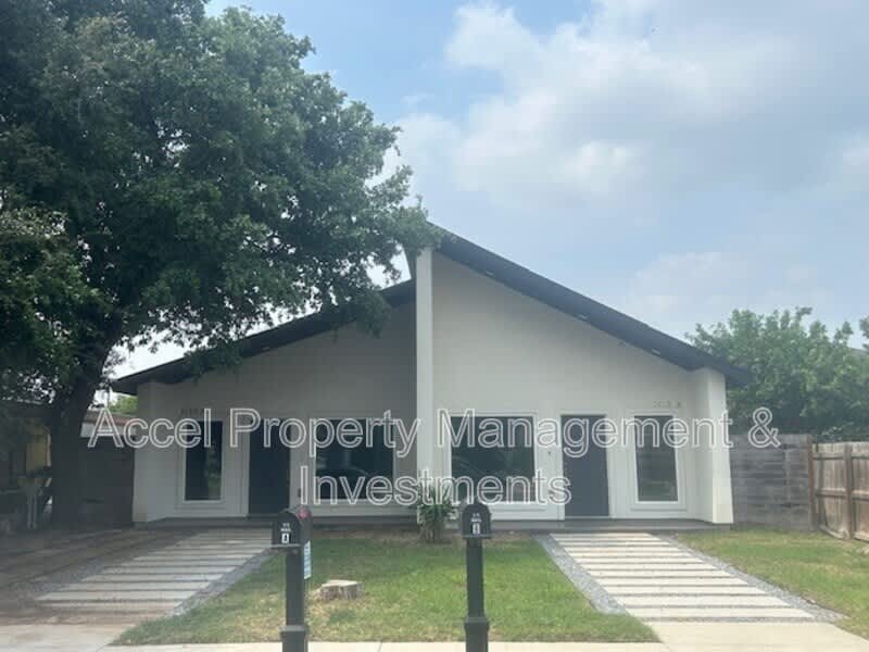2120 Date Palm Ave. – photo 1