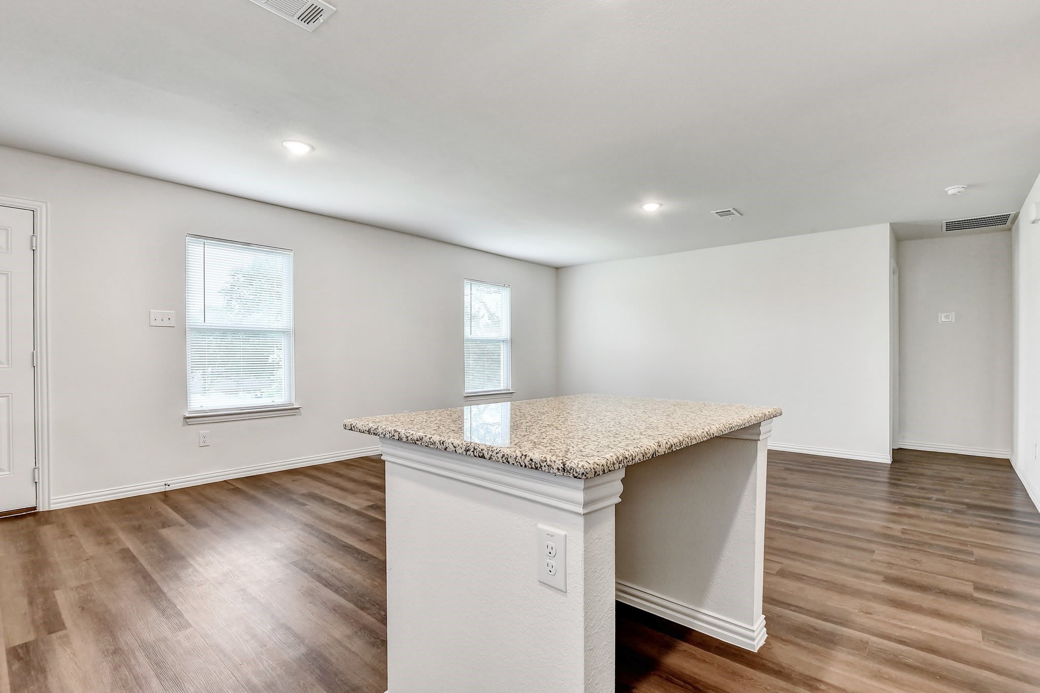419 E Hull Street – photo 5