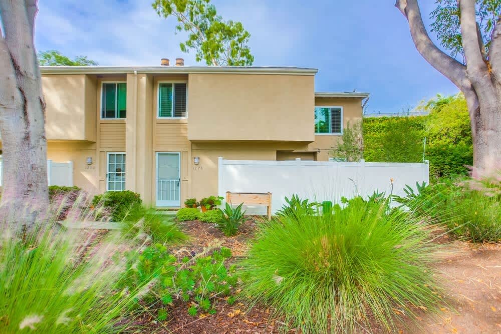 1228 Evergreen Drive – photo 2