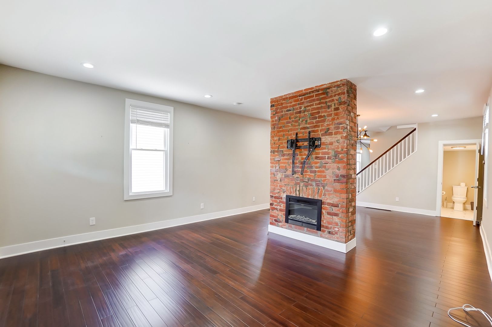 Three Bedroom Single Family Home in Norwood! – photo 4