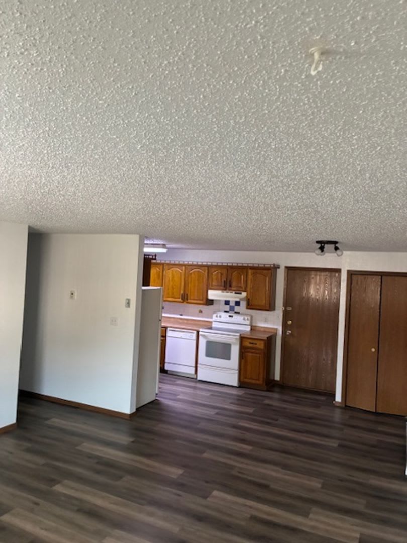 1720 North Grandview Lane – photo 2