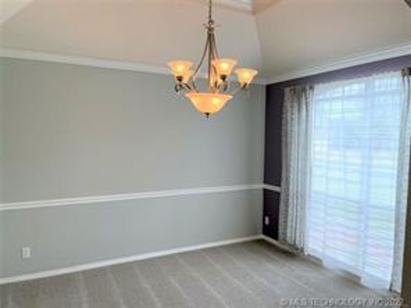 Beautifully Kept 1 5 Story Home With 3 Lg Bedrooms Game Room Could Be A 4Th Bedroom – photo 3