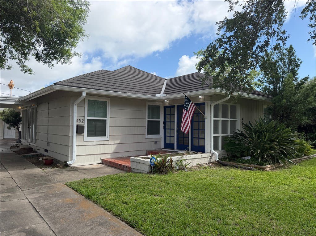 452 Delaine Drive – photo 1
