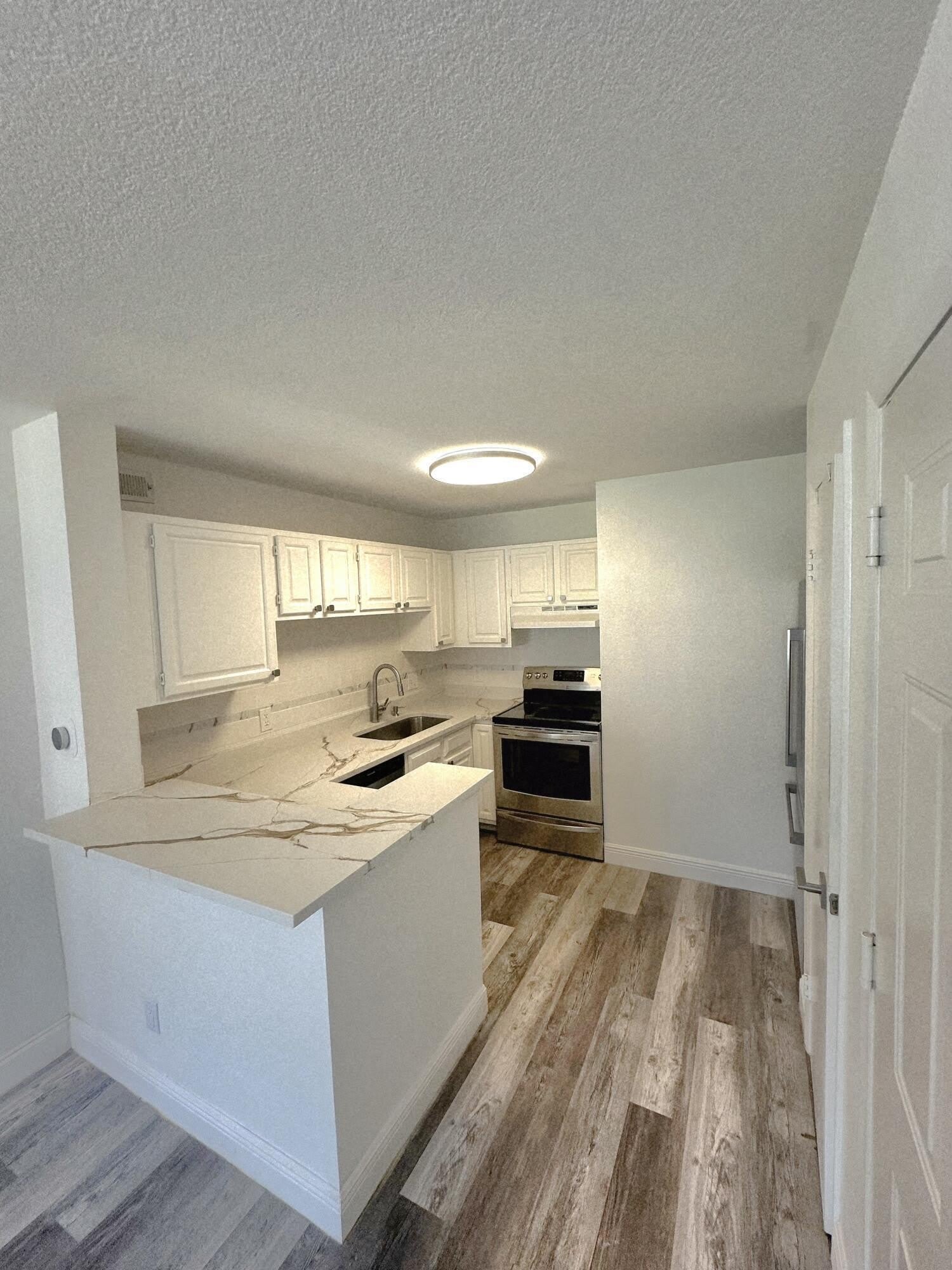 1760 Palm Cove Boulevard – photo 3