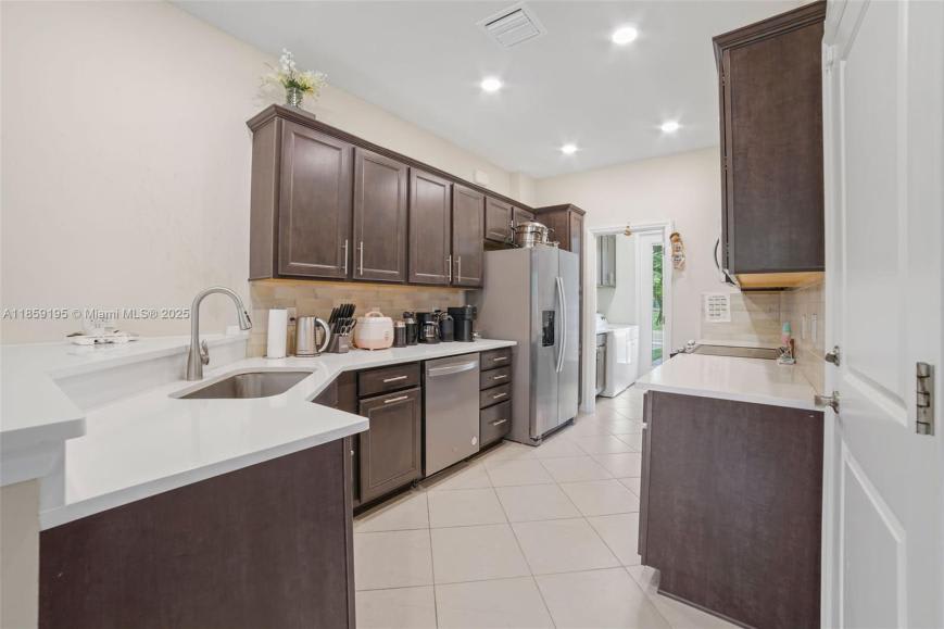 4154 Greenway Dr – photo 3