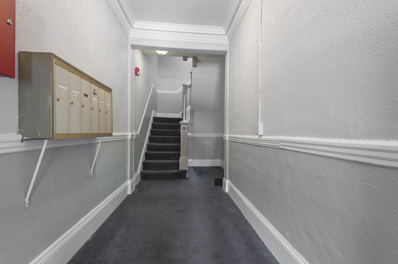Nice 2 bed in Allston – photo 3