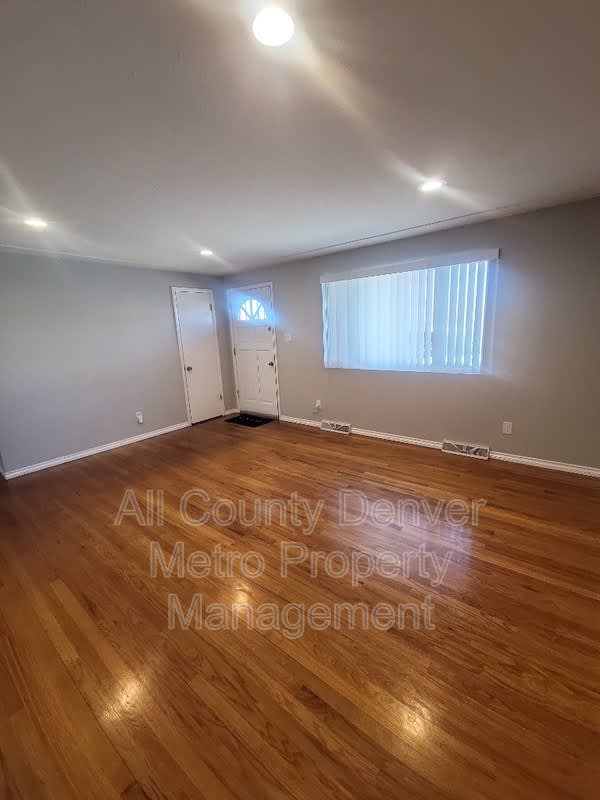5615 Jellison St. – photo 3