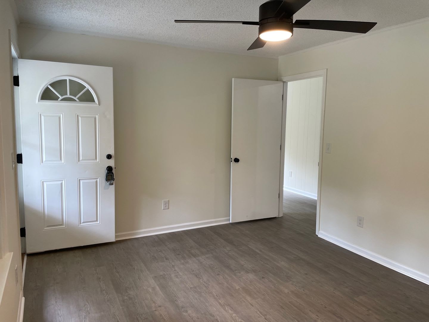 NEWLY RENOVATED 3 BED, 2 BATH BRICK HOME LOCATED IN TROY! – photo 4
